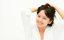 笑顔女性イメージ